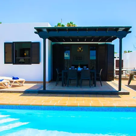 Calamares With Heated Pool And Air Conditioning 빌라 플라야블랑카