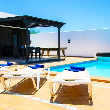 Calamares With Heated Pool And Air Conditioning