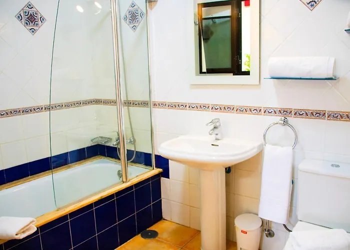 Вилла Calamares With Heated Pool And Air Conditioning *