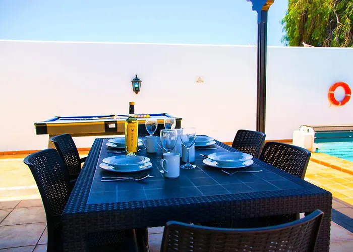 Calamares With Heated Pool And Air Conditioning Вилла