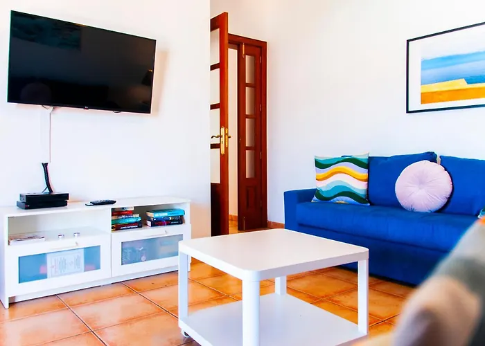 Willa Calamares With Heated Pool And Air Conditioning